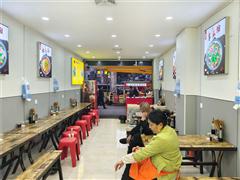 小河临街80平餐饮店转让，带口粮证